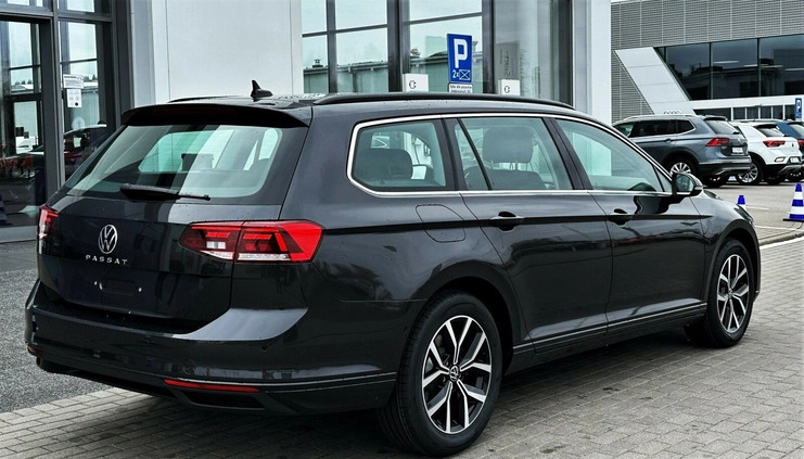 Volkswagen Passat cena 159900 przebieg: 5, rok produkcji 2024 z Trzebnica małe 46